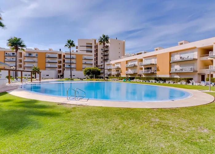 Al - Moura Apartment