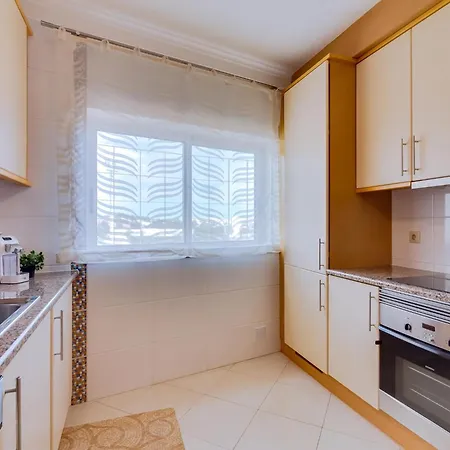 Al - Moura Apartment
