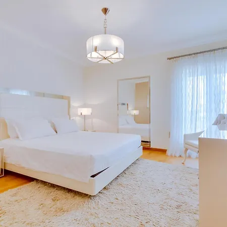 Al - Moura Apartment
