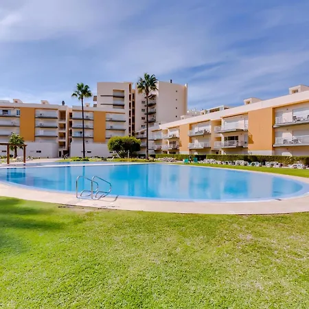 Al - Moura Apartment